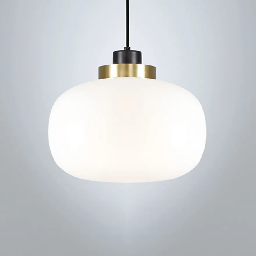 LEGÈR Opalglas-Pendelleuchte mit LED