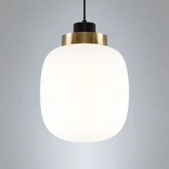 LEGÈR Opalglas-Pendelleuchte mit LED