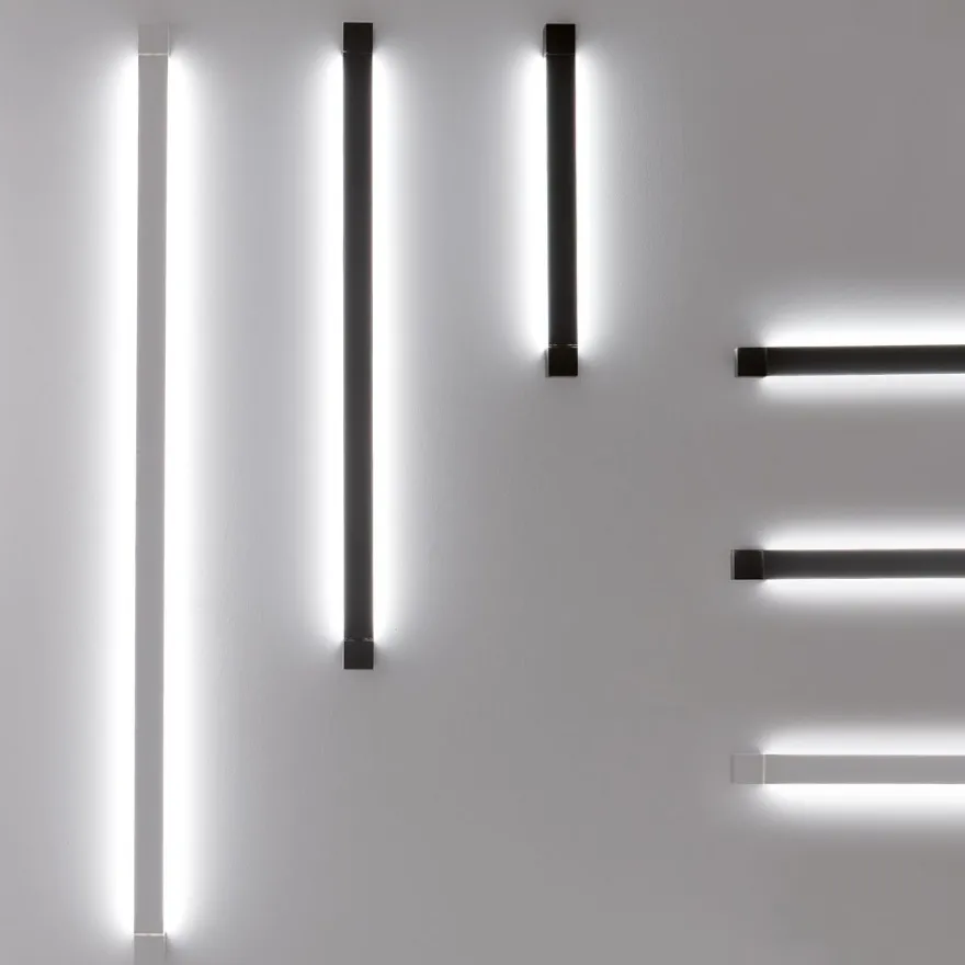 PIVOT Lange LED Wand- oder Deckenleuchte