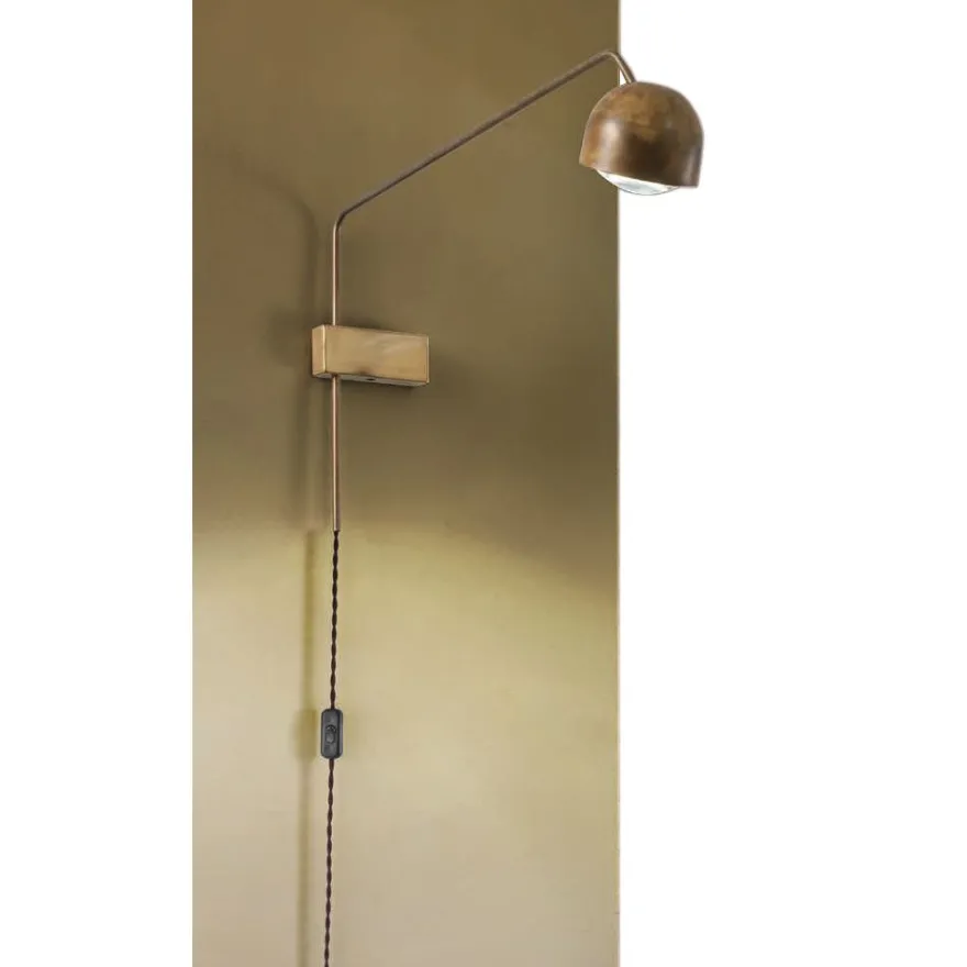 PRAX Ausleger Wandleuchte in Messing